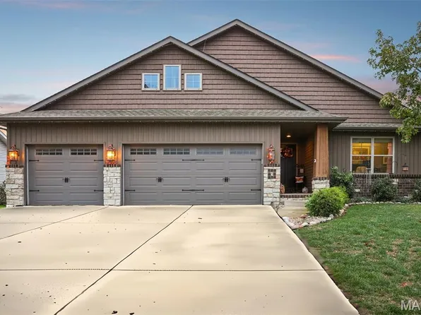 5 Meadowbrooke Dr, Troy, IL 62294