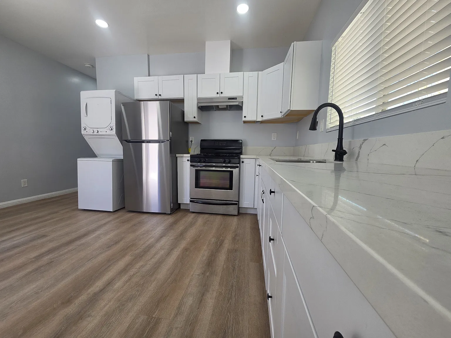 1715 W 64th St — Photo 2