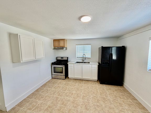 2nd image of 52717 Calle Techa #B