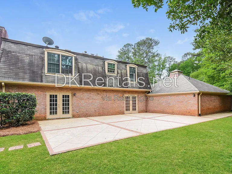 1176 Hampton Hall Dr NE — Photo 22