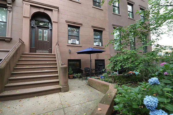 Rented by Douglas Elliman | media 27