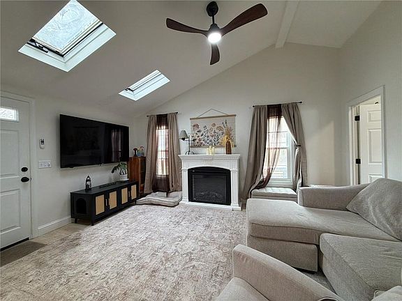 2nd image of 15 Rosedale Dr