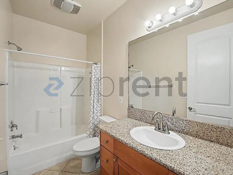 12042 Hart St #5 — Photo 11