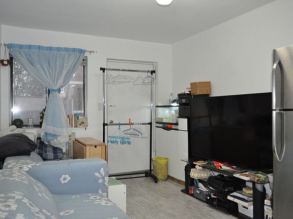 5th image of 4211 108th St #1D