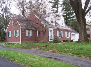 1050 W Main St, Ephrata, PA 17522