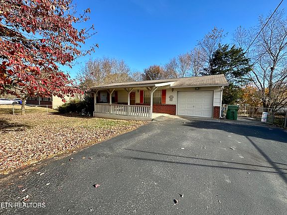 3rd image of 7204 Meadowbrook Cir