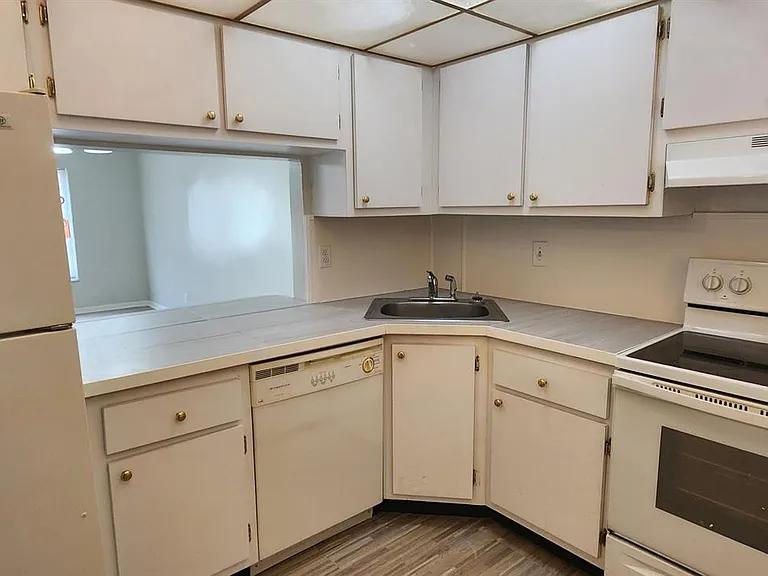 1420 SE 4th Ave #2 — Photo 16