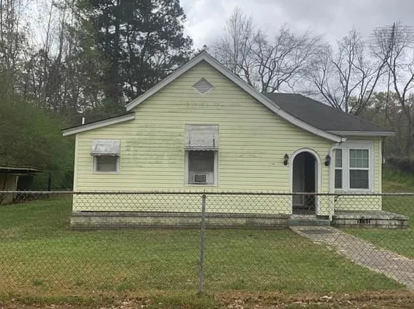 9 Dallas St, Manchester, GA 31816