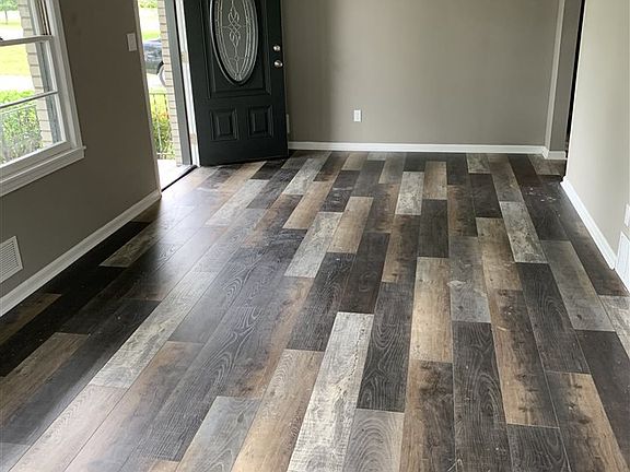 2nd image of 506 W 12th Ave