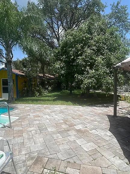 354 Seasons Ct — Photo 14