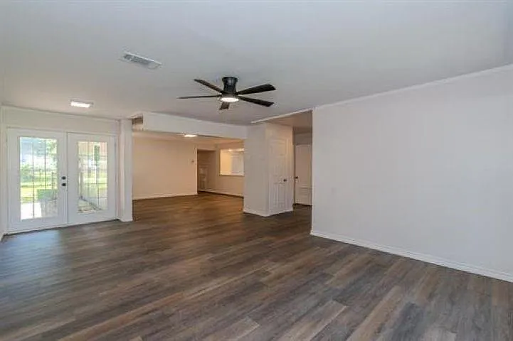 4 bed, 2.5 bath, 2002 sqft, $1,800 — Photo 3