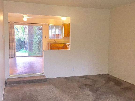 5th image of 306 Montrose Dr APT A
