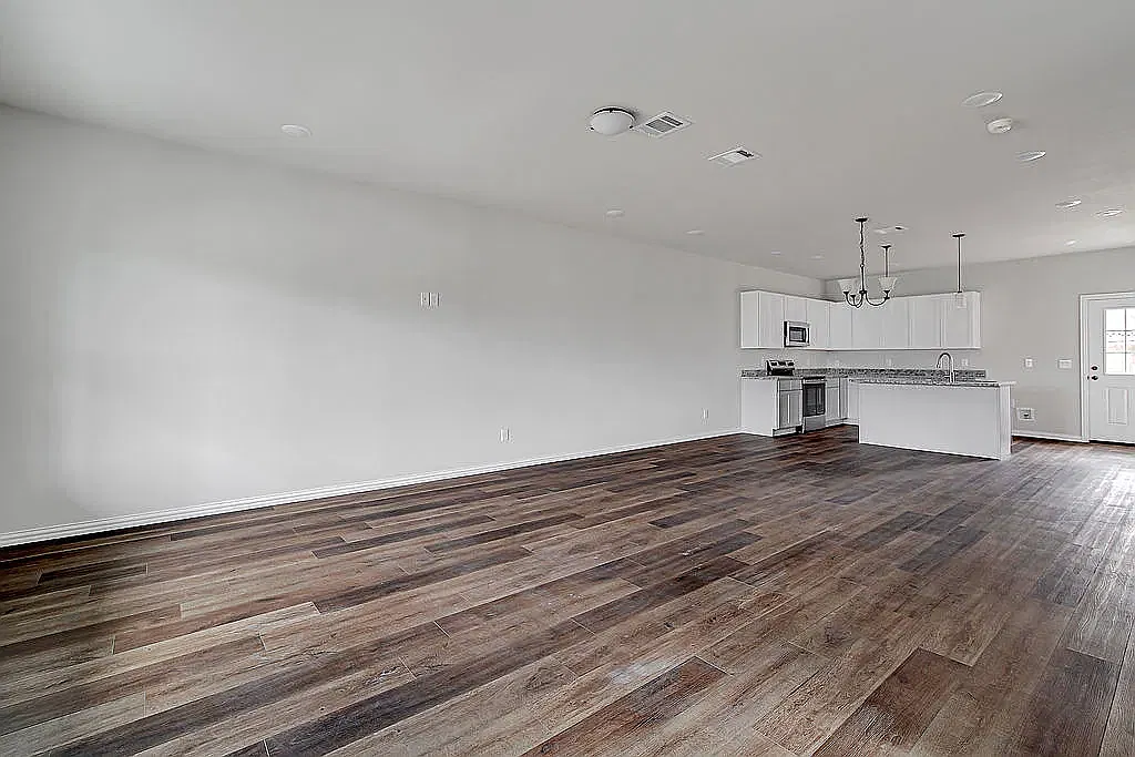3 bed, 1516 sqft, $3,500 — Photo 2