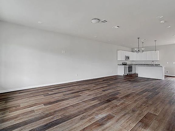 2nd image of 1128 E Broadway Ave