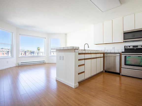 2nd image of 109 Bartlett St APT 404
