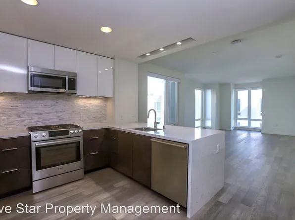 10 Innes Ct #208, San Francisco, CA 94124