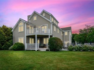 20 Roxbury Rd, Narragansett, RI 02882