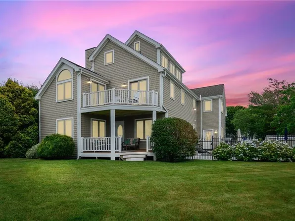 20 Roxbury Rd, Narragansett, RI 02882