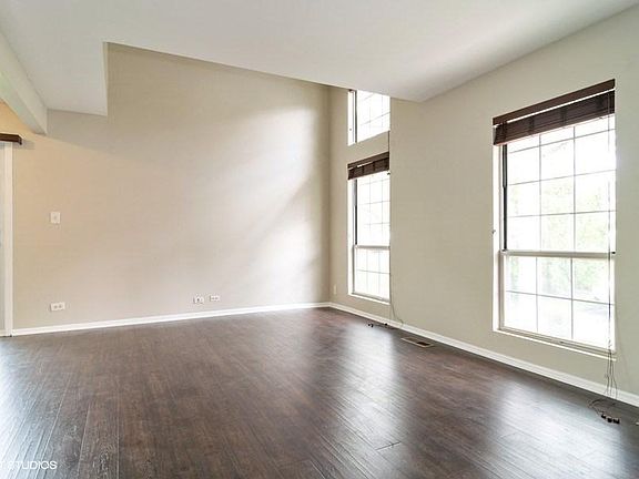 2nd image of 322 Wisteria Dr