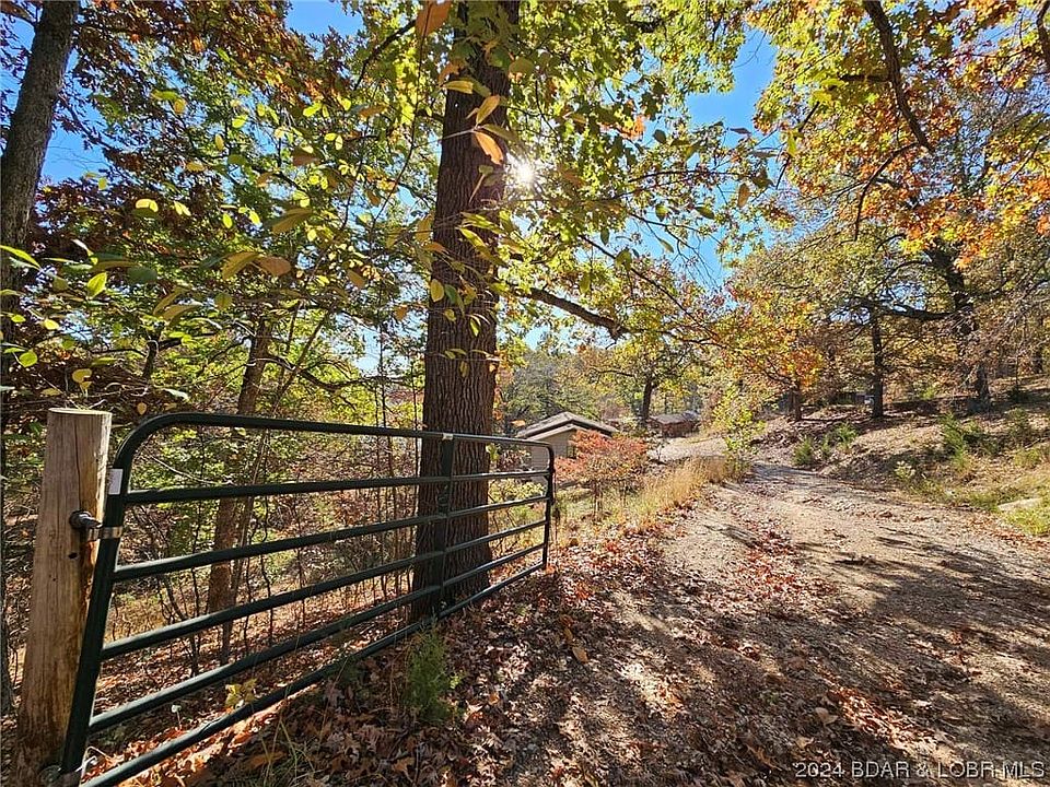 1st image of 14 Shady Oaks Dr
