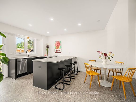 4th image of 575 Old Saint Patrick St #17
