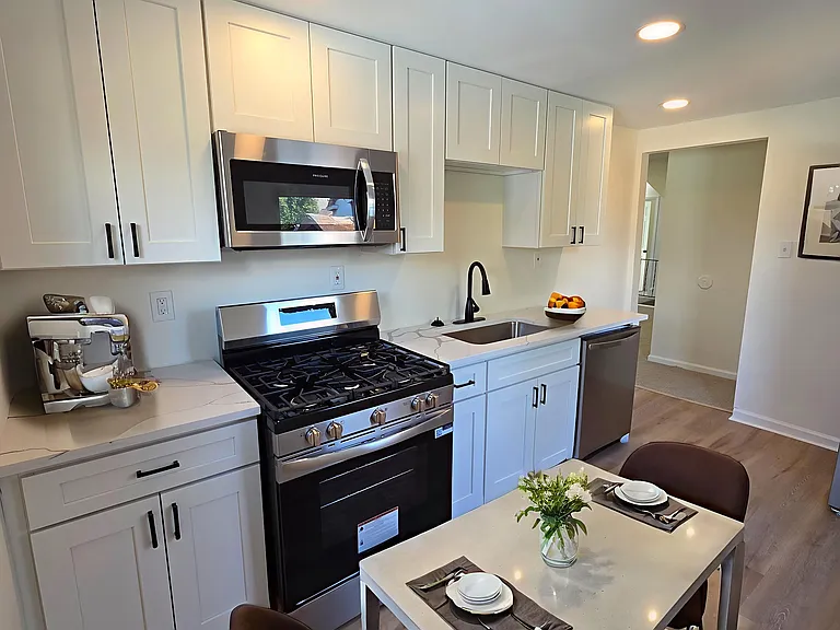 112 Amanda Ave #2 — Photo 12