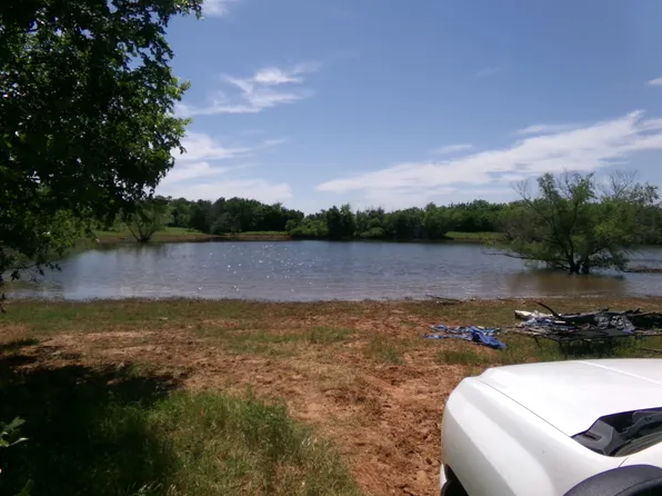 N 2nd St, Comanche, OK 73529