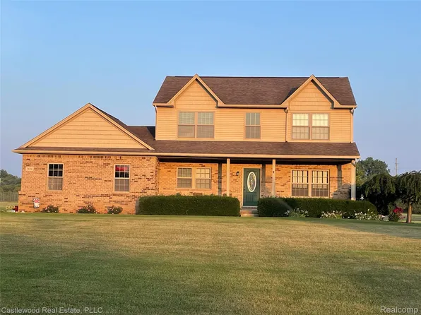 5616 Jada Dr, Highland, MI 48356