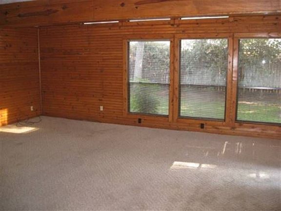 4th image of 6920 Shanahan Dr