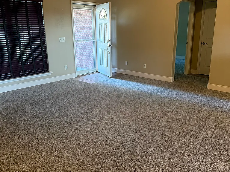 4523 Willow St — Photo 6