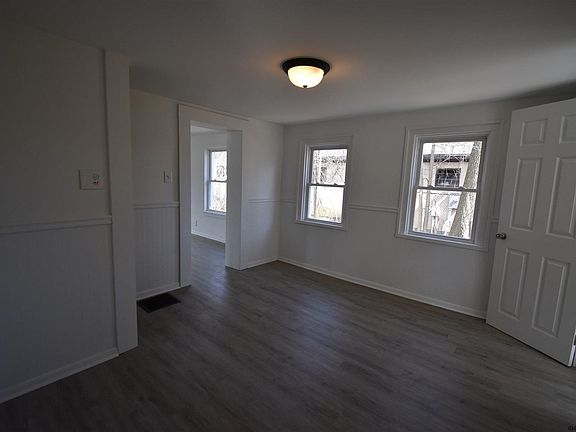 4th image of 50 Coleman Ave
