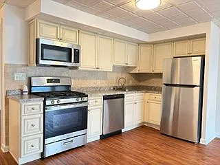 283 Orchard St #1 — Photo 3