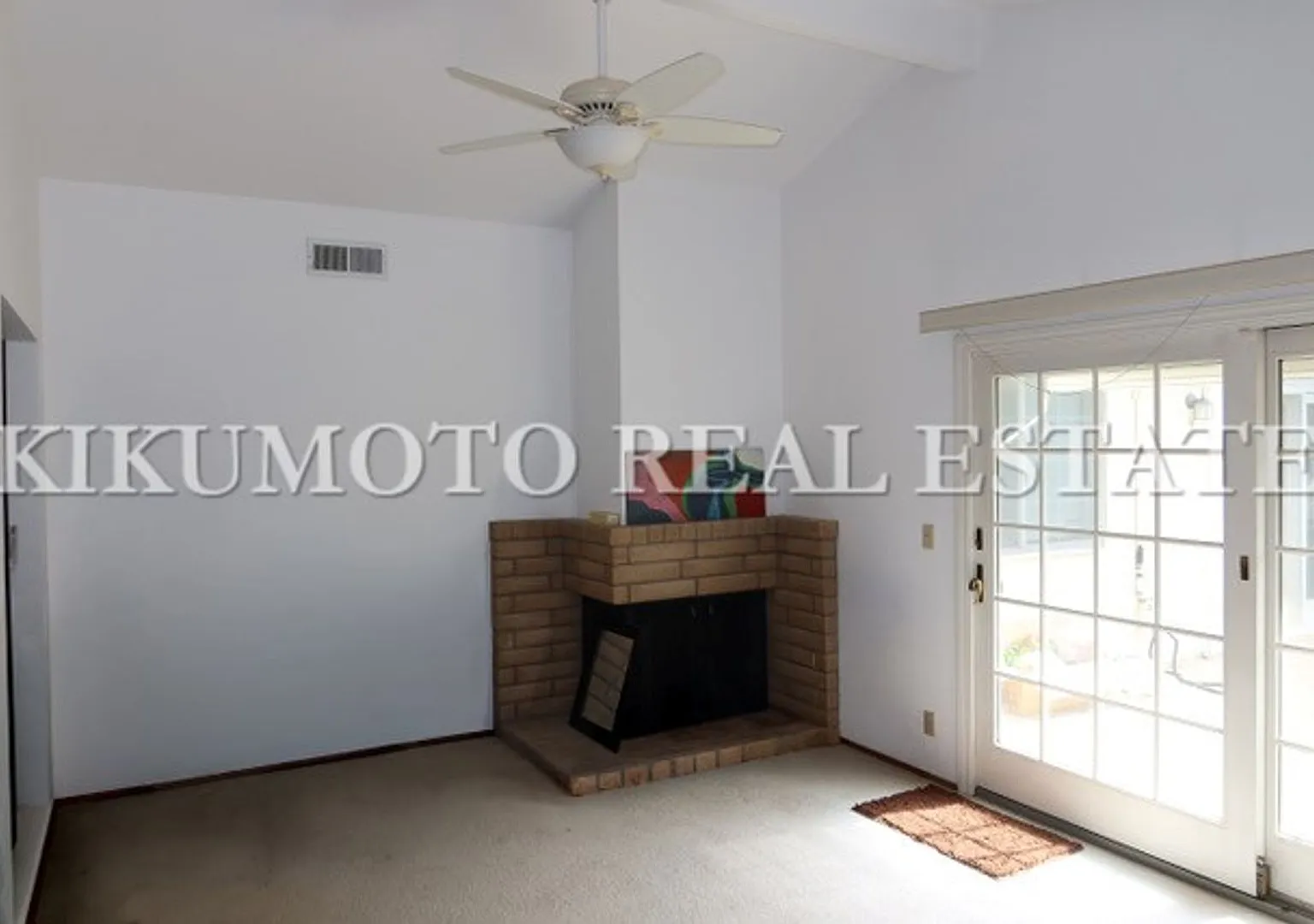 3 Bedroom 2 Bath in the Rosa Del Rio Community — Photo 3
