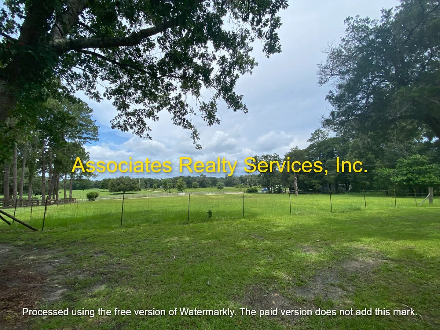 Rare find! 4 bed/3 bath House in Newberry, FL on one acre — Photo 4