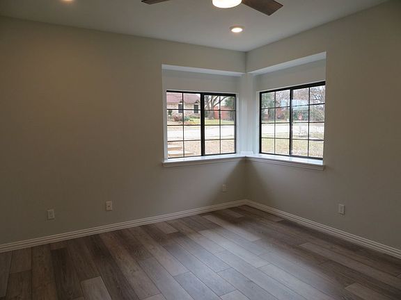2nd image of 2709 Stratford Ct