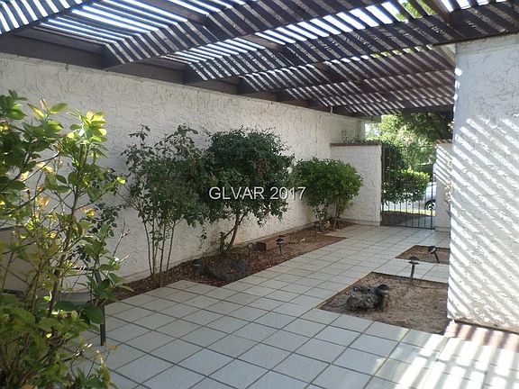 3rd image of 3117 Espanol Dr