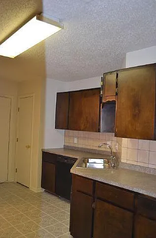 11205 Selma Dr #B — Photo 3