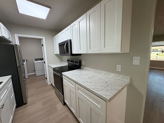 2nd image of 721 W 18th St