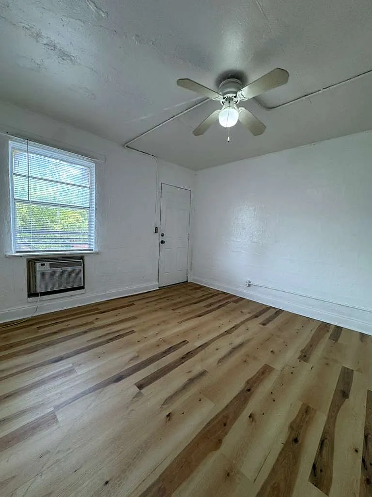 840 Northwest 5th Avenue - 6 — Photo 2