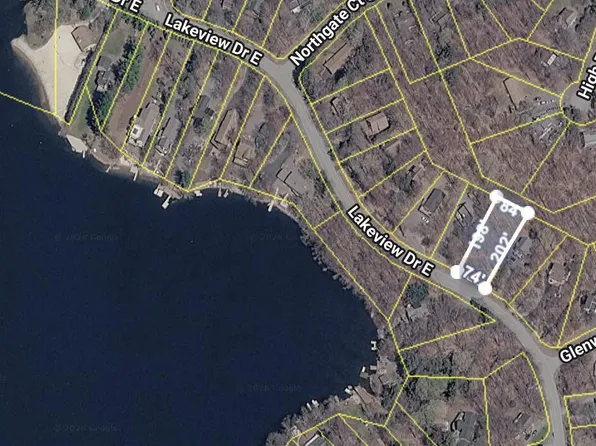 545 Lakeview Dr E, Lake Ariel, PA 18436