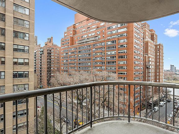 5th image of 52 E End Ave APT 8B