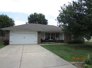 1740 S Fisk Ave, Springfield, MO 65802