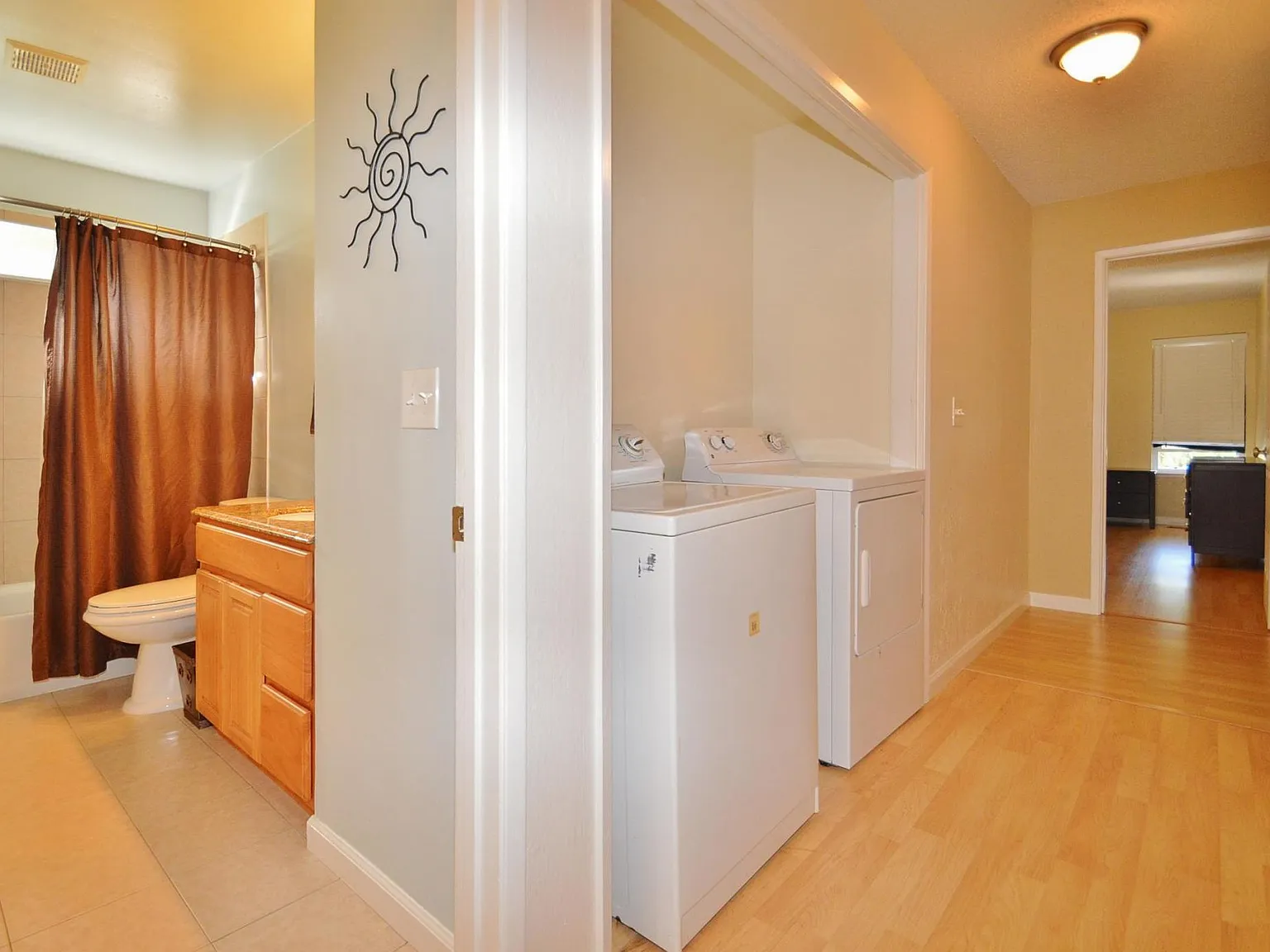 2945 Sunset Ln — Photo 3