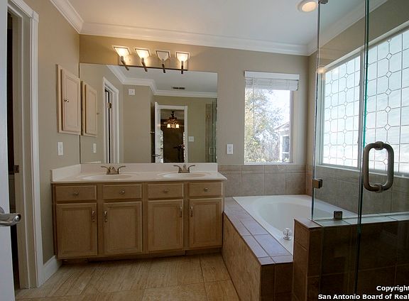 5th image of 1515 Townsend House Dr