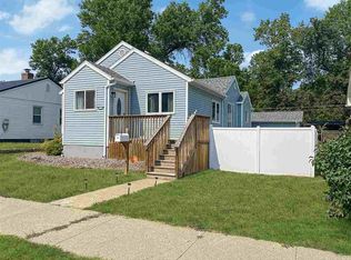 904 1st Ave SW, Minot, ND 58701