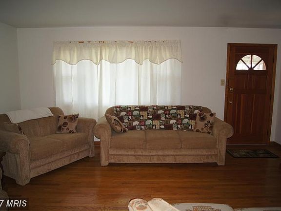 3rd image of 1309 Marshall St