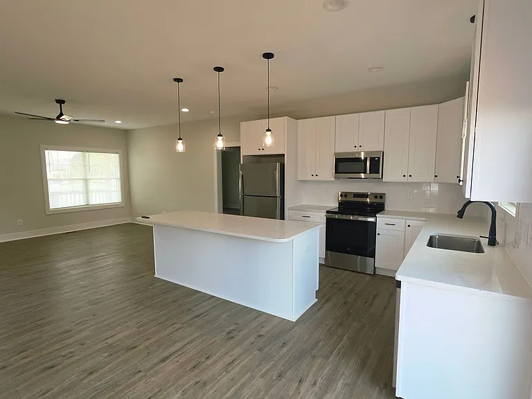 118 Wetmore Rd — Photo 3