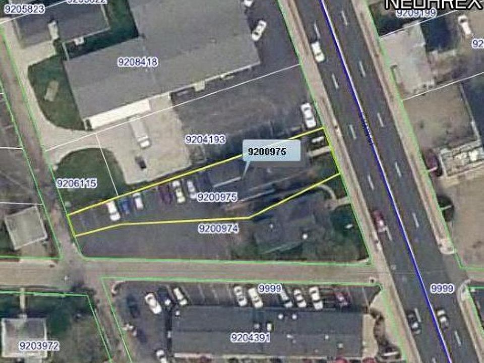 2nd image of 623 S Main St