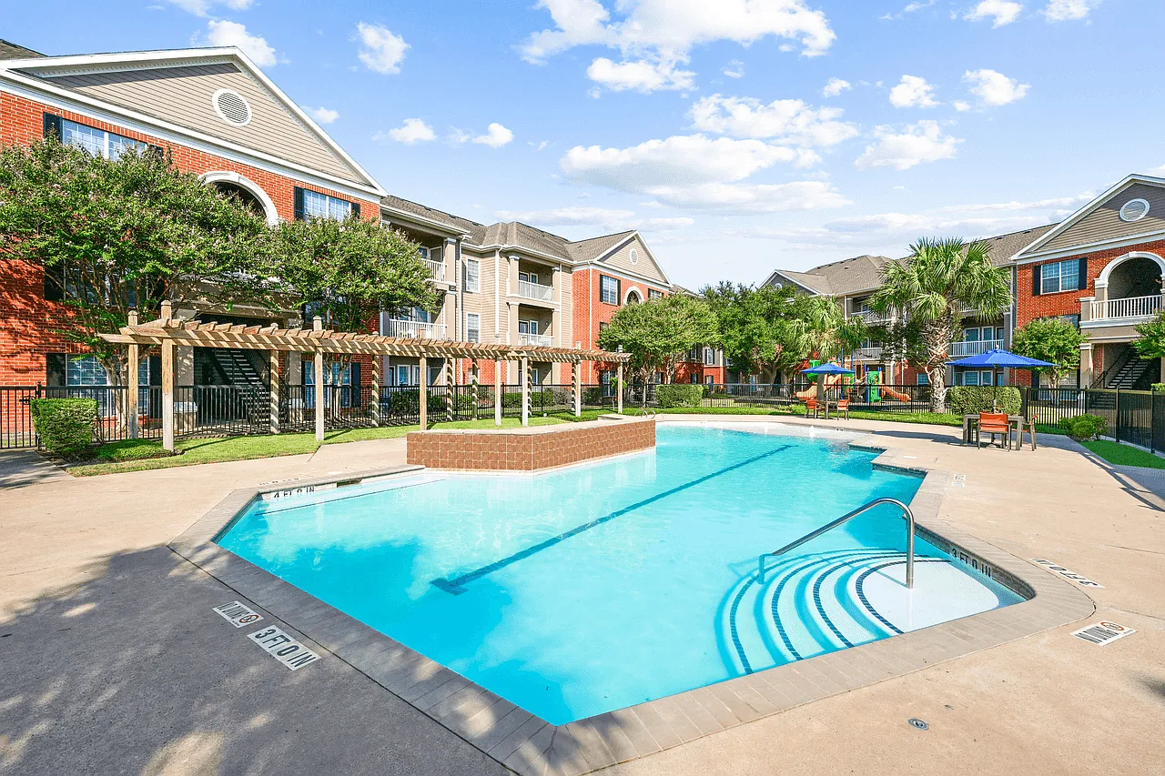 City Parc II at West Oaks Apartments — Photo 3