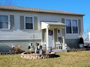 210 Ridge Cir, Streamwood, IL 60107